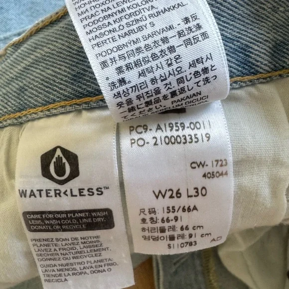 Levi’s 501 Premium Jeans W26 L30 Light Wash Button Fly Straight Leg - Picture 9 of 9